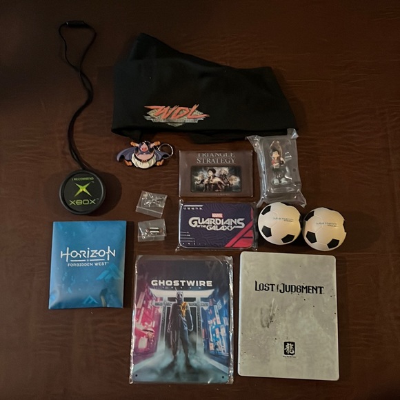 Video game collectible lot!! - Picture 1 of 10